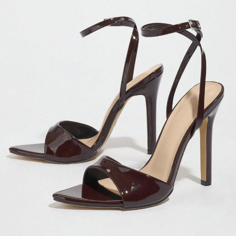 Women Shoes Brands - Kawowe lakierowane sandały na obcasie damskie