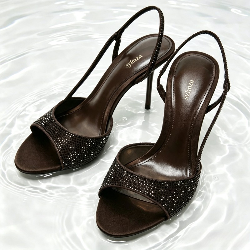 Women Shoes Brands - Kryształowe zdobienia, sandały na szpilce z
