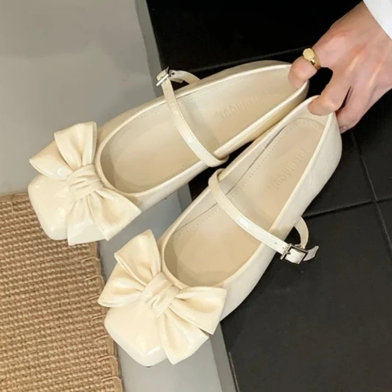 Women Shoes Brands - Urocze czółenka damskie w kolorze złotym