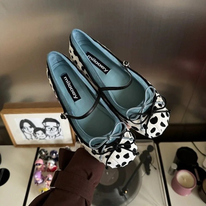 Women Shoes Casual - Baletki z płaską podeszwą i zaokrąglonym