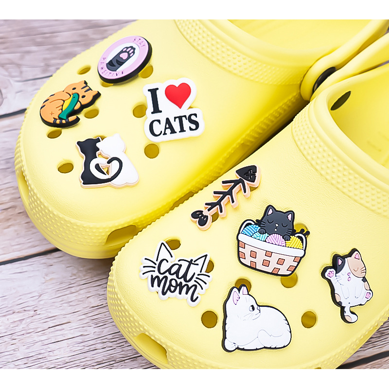 Śliczne koty zawieszki do butó – Croc Style Clog recenzja i cena